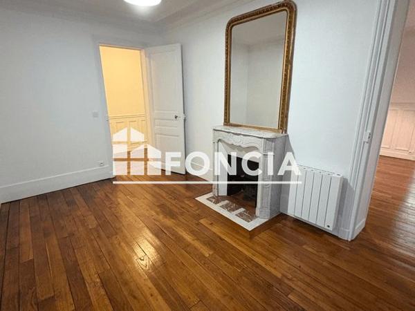 Location Appartement 3 pièces 62.34 m² - 60 RUE AMIRAL ROUSSIN Paris 75015