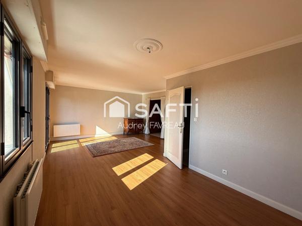 Appartement T2 lumineux avec garage et cave.