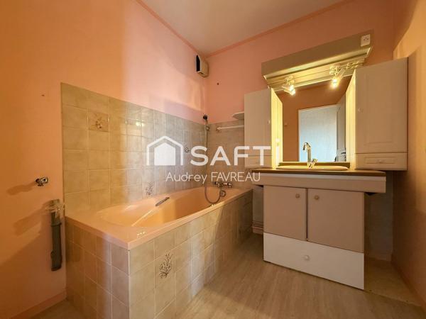 Appartement T2 lumineux avec garage et cave.