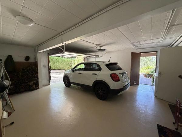 Vente                                                      Maison
                        
                     9 pièces                      267 m2                     à Brive-la-Gaillarde