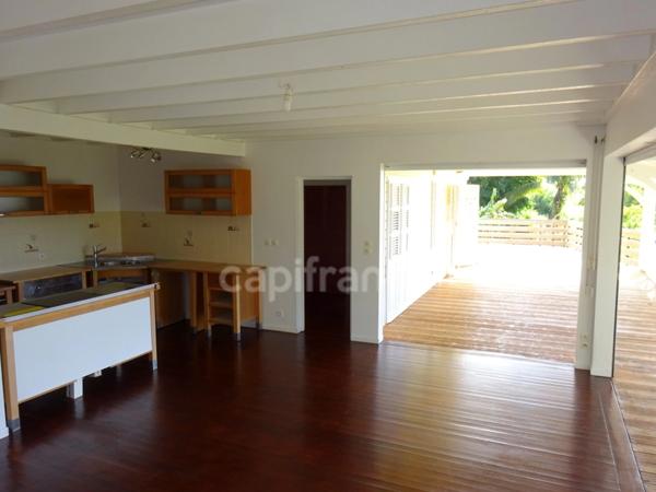 A LOUER – Belle maison individuelle T5 avec vue mer et mornes – Case-Pilote, quartier Citronnelles