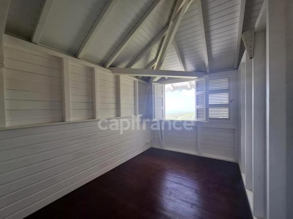 A LOUER – Belle maison individuelle T5 avec vue mer et mornes – Case-Pilote, quartier Citronnelles