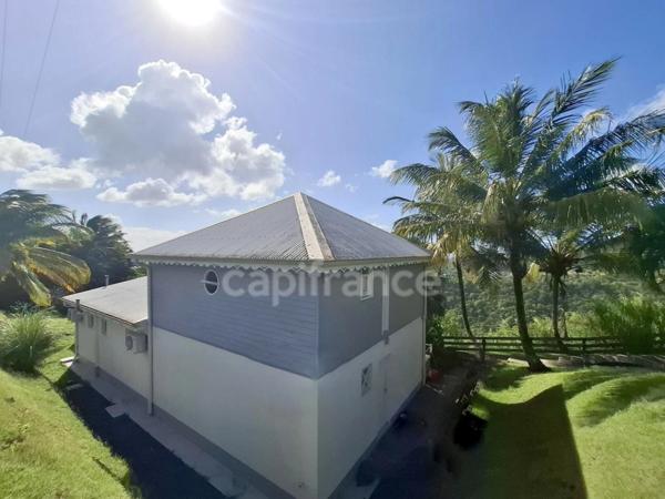 A LOUER – Belle maison individuelle T5 avec vue mer et mornes – Case-Pilote, quartier Citronnelles