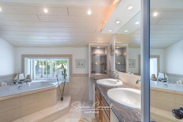 Maison en pierre de 130 m² avec piscine