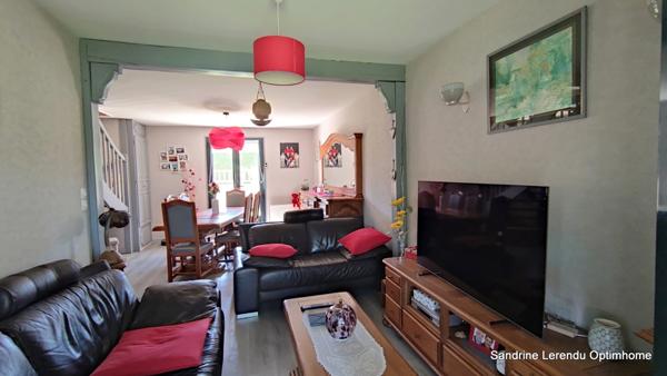 Une maison clé en main avec véranda contemporaine et possibilité de vivre de plain-pied. – 2 garages – Terrain 807 m² – Saint-Ouen-du-Tilleul