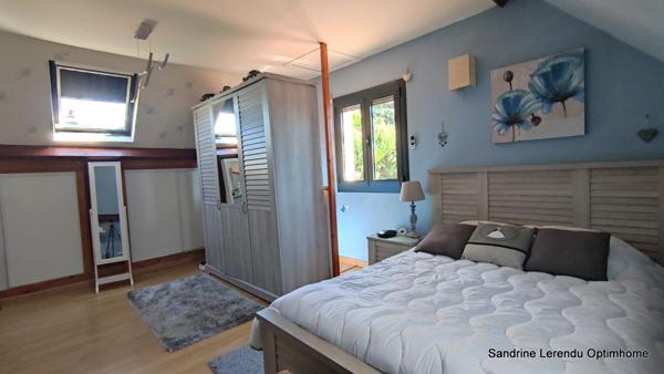 Une maison clé en main avec véranda contemporaine et possibilité de vivre de plain-pied. – 2 garages – Terrain 807 m² – Saint-Ouen-du-Tilleul