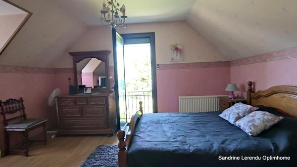 Une maison clé en main avec véranda contemporaine et possibilité de vivre de plain-pied. – 2 garages – Terrain 807 m² – Saint-Ouen-du-Tilleul