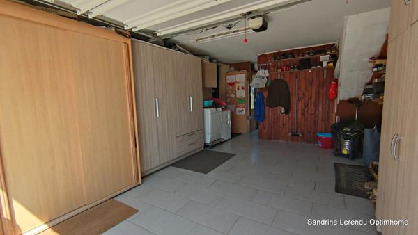 Une maison clé en main avec véranda contemporaine et possibilité de vivre de plain-pied. – 2 garages – Terrain 807 m² – Saint-Ouen-du-Tilleul