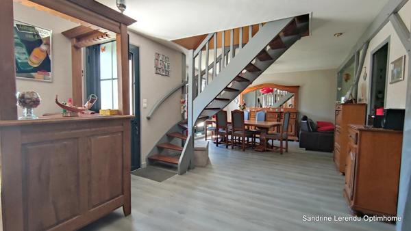 Une maison clé en main avec véranda contemporaine et possibilité de vivre de plain-pied. – 2 garages – Terrain 807 m² – Saint-Ouen-du-Tilleul