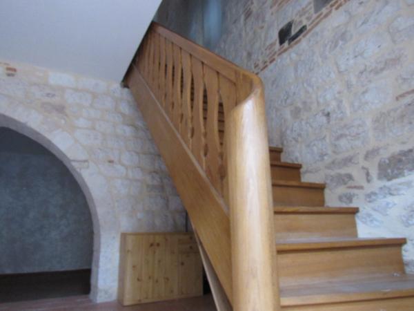 MAISON MEDIEVALE DE VILLAGE ENTIEREMENT RENOVEE DPE B + DEUXIEME PETITE MAISON AVEC ETAGE QUI SERT DE GARAGE 290000€