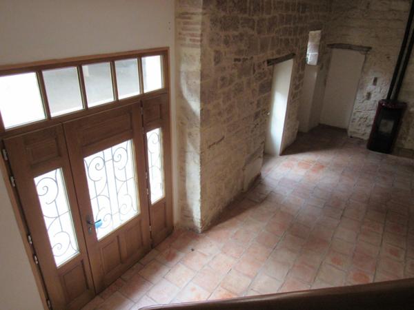 MAISON MEDIEVALE DE VILLAGE ENTIEREMENT RENOVEE DPE B + DEUXIEME PETITE MAISON AVEC ETAGE QUI SERT DE GARAGE 290000€