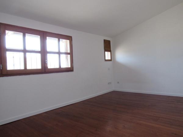 MAISON MEDIEVALE DE VILLAGE ENTIEREMENT RENOVEE DPE B + DEUXIEME PETITE MAISON AVEC ETAGE QUI SERT DE GARAGE 290000€