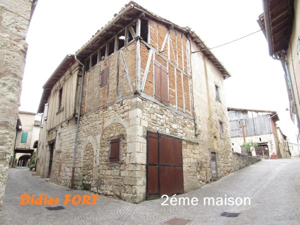 MAISON MEDIEVALE DE VILLAGE ENTIEREMENT RENOVEE DPE B + DEUXIEME PETITE MAISON AVEC ETAGE QUI SERT DE GARAGE 290000€