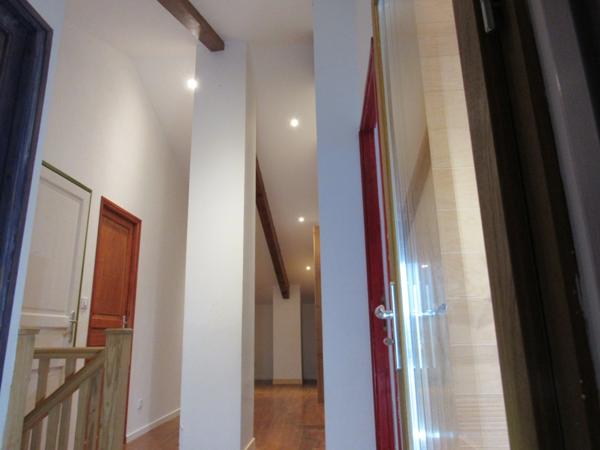 MAISON MEDIEVALE DE VILLAGE ENTIEREMENT RENOVEE DPE B + DEUXIEME PETITE MAISON AVEC ETAGE QUI SERT DE GARAGE 290000€