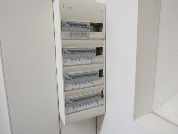 MAISON MEDIEVALE DE VILLAGE ENTIEREMENT RENOVEE DPE B + DEUXIEME PETITE MAISON AVEC ETAGE QUI SERT DE GARAGE 290000€