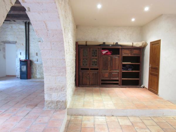 MAISON MEDIEVALE DE VILLAGE ENTIEREMENT RENOVEE DPE B + DEUXIEME PETITE MAISON AVEC ETAGE QUI SERT DE GARAGE 290000€
