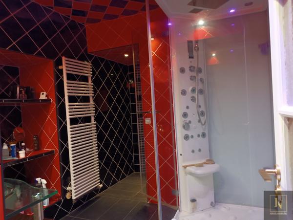 Maison
                                                                                                                                                                                                                                                                                                                        6 pièce(s)                                                                                                                                                                                                          4 chambre(s)                                                                                                                                                                                                          164  m²