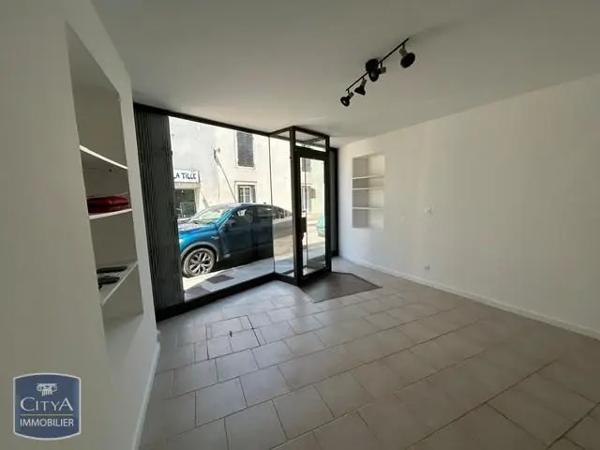 Local commercial à louer 24.4m² Is-sur-Tille (21120)