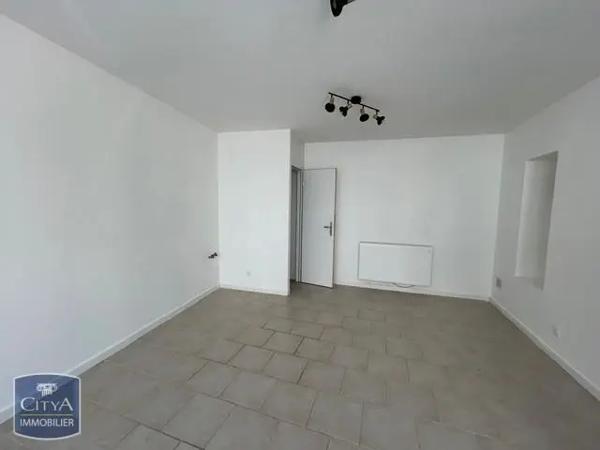 Local commercial à louer 24.4m² Is-sur-Tille (21120)