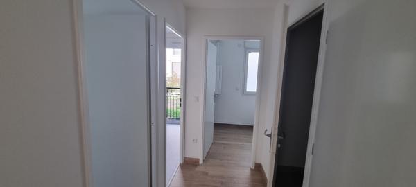 Appartement
         3 pièces
        - 62 m² 274 000 €*