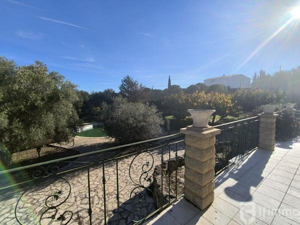 Villa d'exception de 140 m2, jardin de 3096 m2 arborés, et piscine.