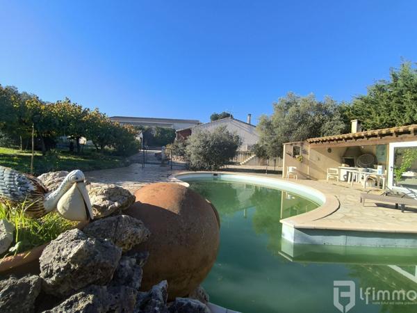 Villa d'exception de 140 m2, jardin de 3096 m2 arborés, et piscine.