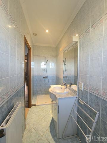 Villa d'exception de 140 m2, jardin de 3096 m2 arborés, et piscine.