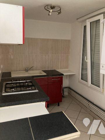 Grand F spacieux de 60m² au RDC d'une petite copro