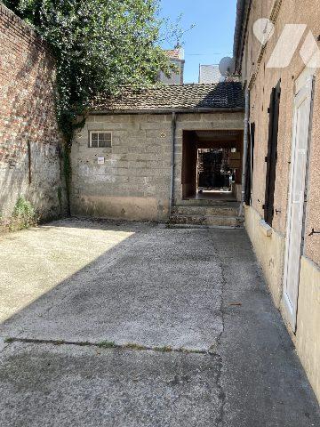 Grand F spacieux de 60m² au RDC d'une petite copro