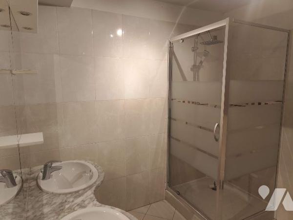 Grand F spacieux de 60m² au RDC d'une petite copro