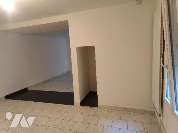 Grand F spacieux de 60m² au RDC d'une petite copro