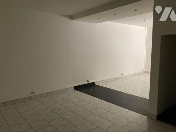 Grand F spacieux de 60m² au RDC d'une petite copro