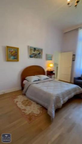 Appartement à louer 4 pièces 130.69m²