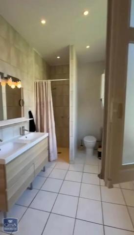 Appartement à louer 4 pièces 130.69m²