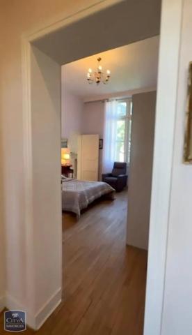 Appartement à louer 4 pièces 130.69m²