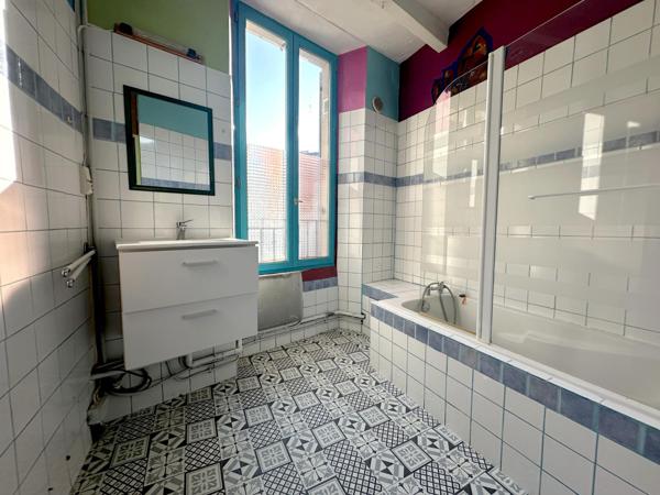 A VISITER SUR MALAUCENE, MAISON DE VILLAGE DE 117 M² ENV. AVEC VUE IMPRENABLE DEPUIS LA TERRASSE