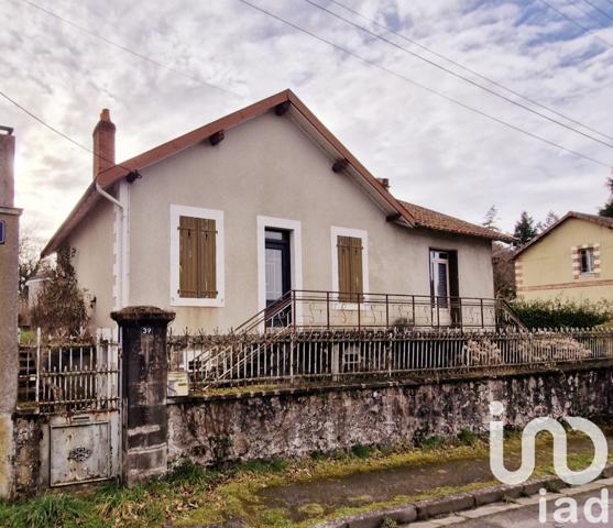 Maison de ville 5 pièces de 105 m² à Chabanais (16150)