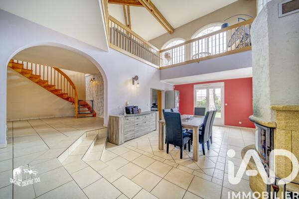 Maison à vendre 9 pièces 219 m² Audun-le-Roman