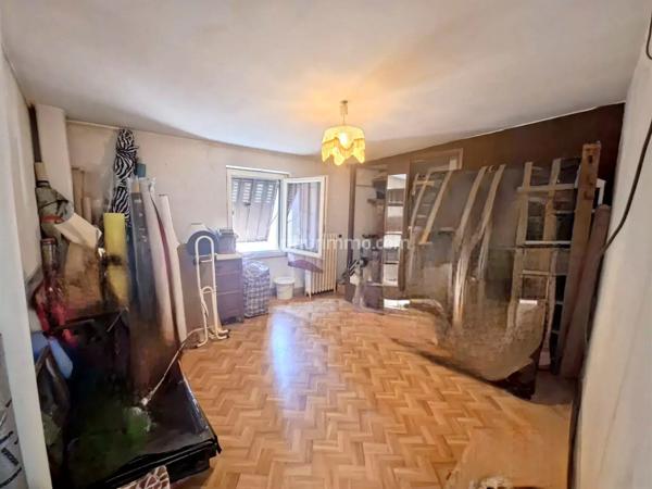Vente                                                      Maison de village
                        
                     5 pièces                      80 m2                     à Saint-Amans-Soult