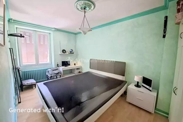 Vente                                                      Maison de village
                        
                     5 pièces                      80 m2                     à Saint-Amans-Soult