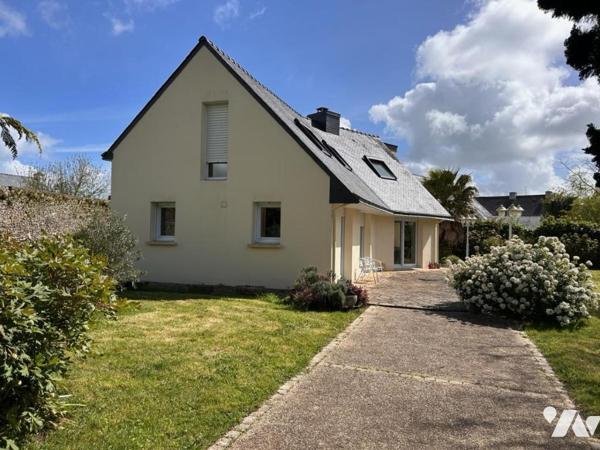 PLUVIGNER - MAISON FAMILIALE D'ENV. 130M² AVEC JARDIN CLOS - CENTRE BOURG