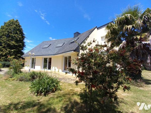 PLUVIGNER - MAISON FAMILIALE D'ENV. 130M² AVEC JARDIN CLOS - CENTRE BOURG