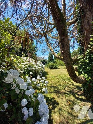 PLUVIGNER - MAISON FAMILIALE D'ENV. 130M² AVEC JARDIN CLOS - CENTRE BOURG