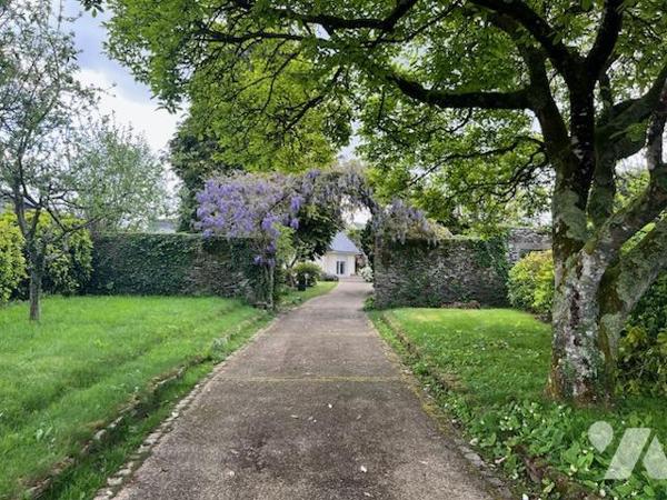 PLUVIGNER - MAISON FAMILIALE D'ENV. 130M² AVEC JARDIN CLOS - CENTRE BOURG