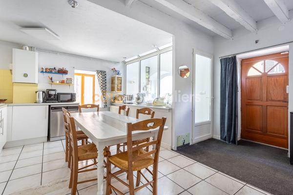 Vente
                Maison102,5 m² - 3 Pièces -
                    CLERMONT FERRAND (63100)