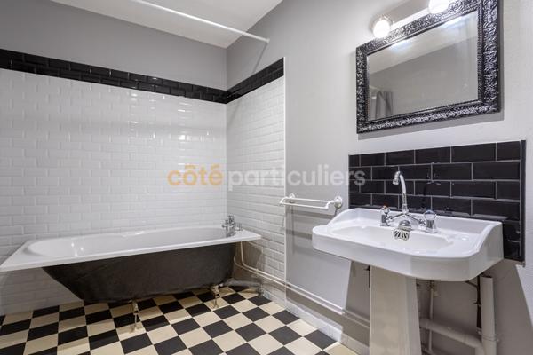 Vente
                Maison102,5 m² - 3 Pièces -
                    CLERMONT FERRAND (63100)