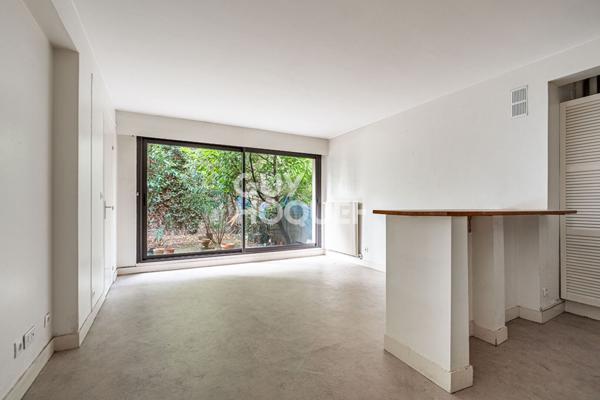 APPARTEMENT 2 PIECES AVEC JARDIN, PARKING ET CAVE