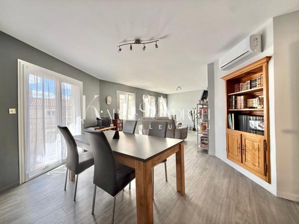 Maison de ville avec grand garage, ascenseur, 4 chambres, jardin et terrasse