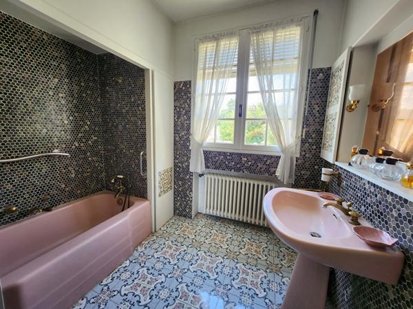 BAISSE DE PRIX SUR EXCLUSIVITE A SAINT SATURNIN LES AVIGNON - MAISON TRADITIONNELLE AVEC VUE PISCINE 3 GARAGES SUR UN TERRAIN DE 1500 M²