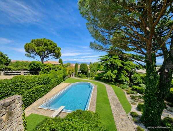 BAISSE DE PRIX SUR EXCLUSIVITE A SAINT SATURNIN LES AVIGNON - MAISON TRADITIONNELLE AVEC VUE PISCINE 3 GARAGES SUR UN TERRAIN DE 1500 M²